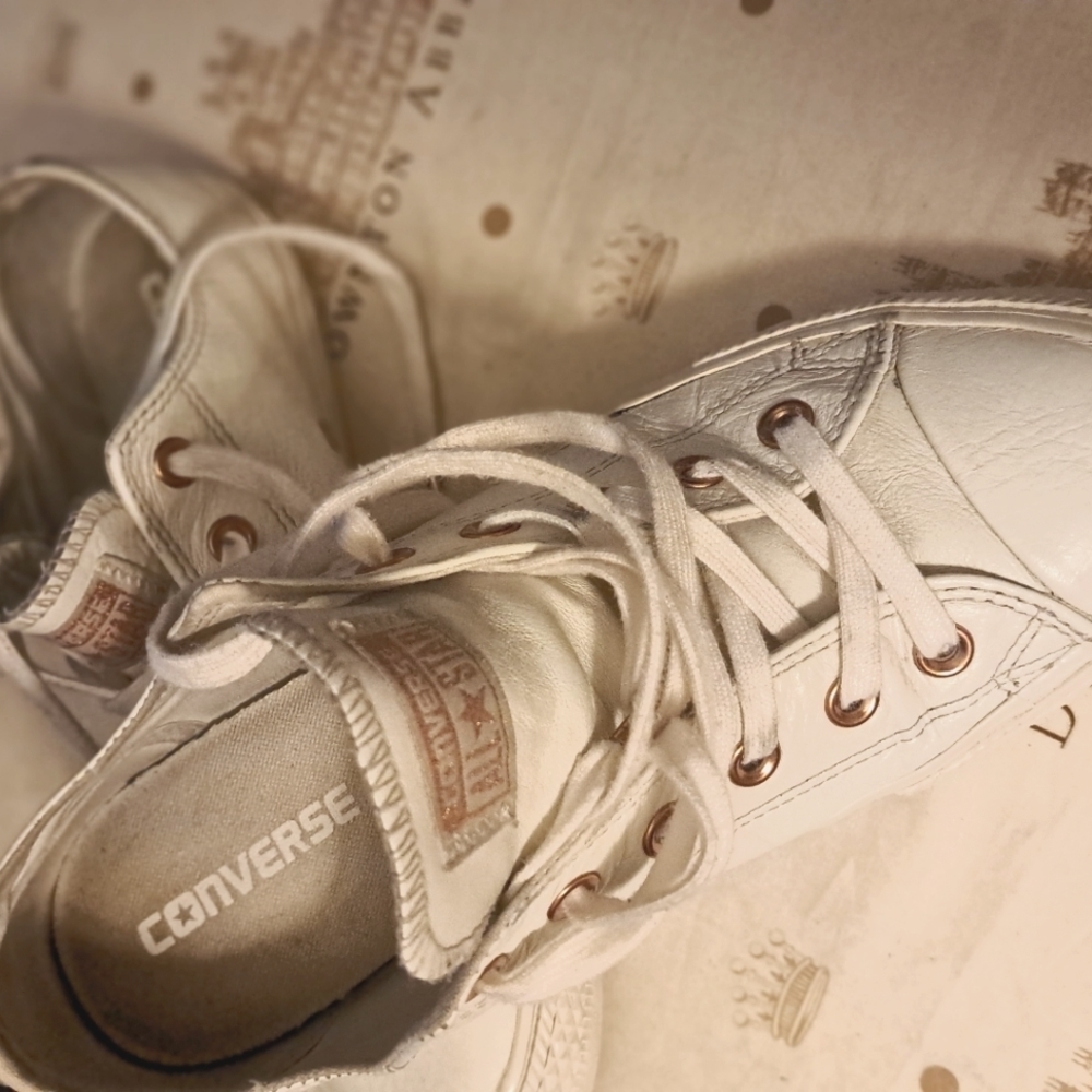 Converse Chuck Taylor's. White with Gold Tone Hardware. w 9 1\2 m 7 1\2 - Picture 14 of 16